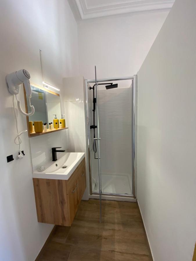 Capstay Roubaix Lille Private Shower & Netflix Exterior foto