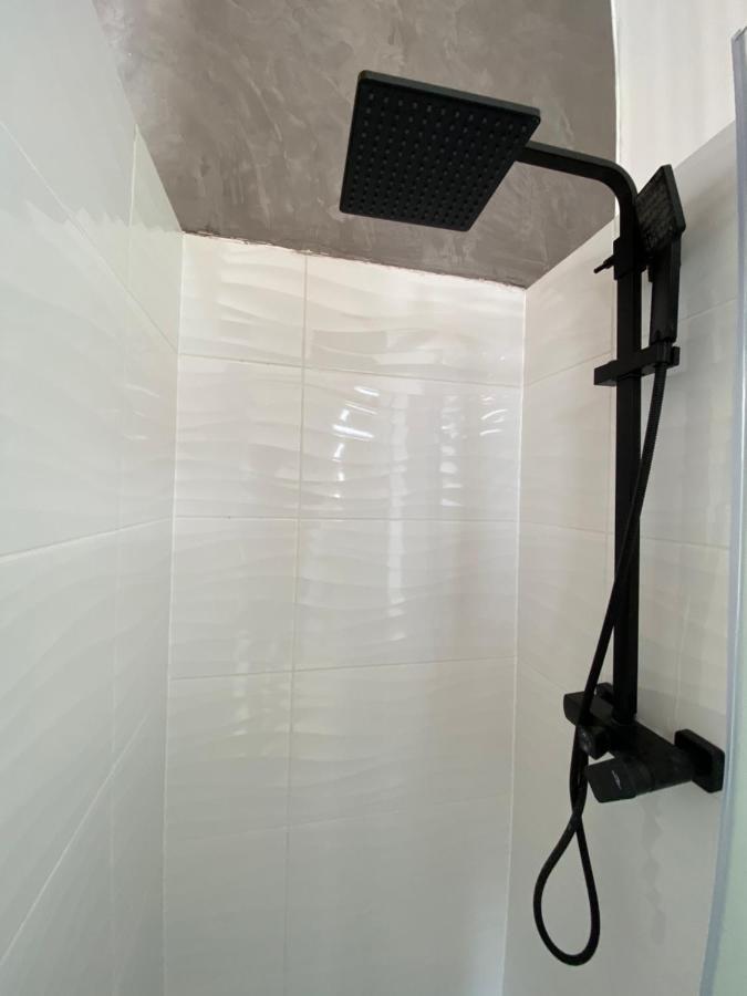Capstay Roubaix Lille Private Shower & Netflix Exterior foto